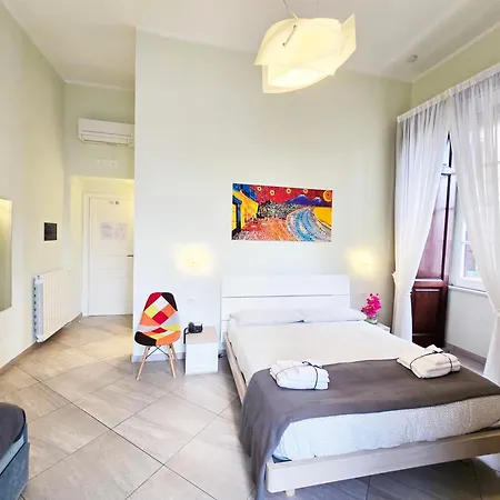 Maison Carolina בית הארחה נאפולי